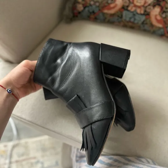 ✨ FREE PEOPLE Steve Madden fringe boots