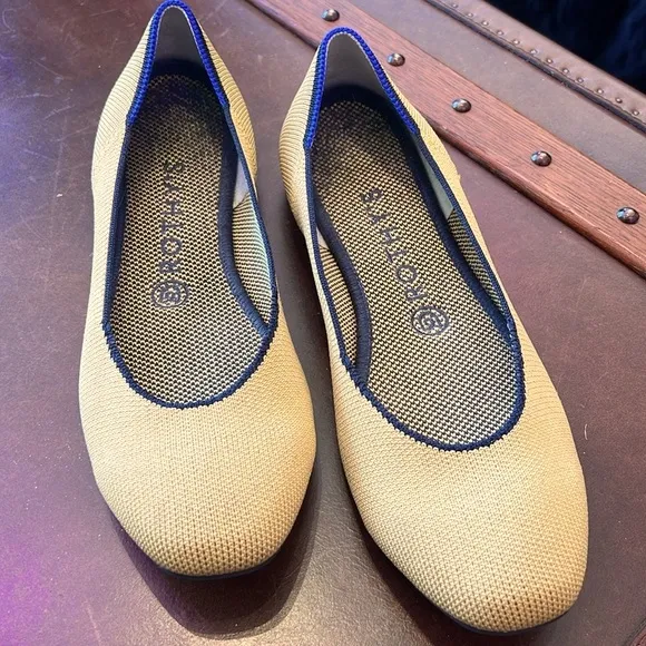 𝟐𝐱𝐇𝐏 ROTHY’S CHAI LIMITED EDITION SQUARE TOE SIZE 8