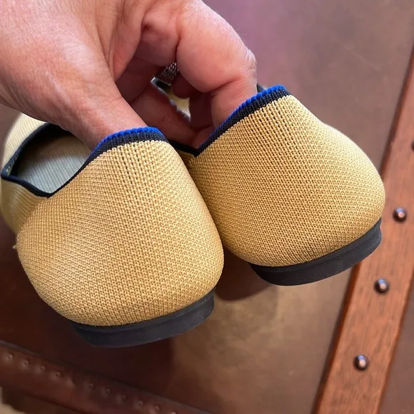 𝟐𝐱𝐇𝐏 ROTHY’S CHAI LIMITED EDITION SQUARE TOE SIZE 8