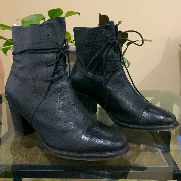 🔥1/2 of Summer Sale!🔥 KOM Made in Portugal Black leather Boots