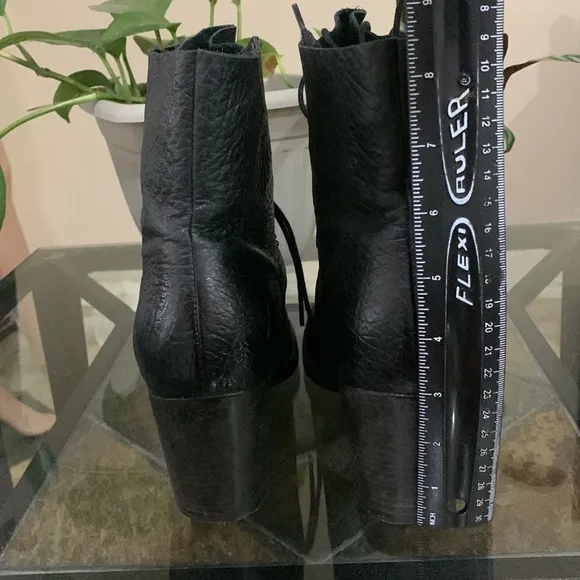 🔥1/2 of Summer Sale!🔥 KOM Made in Portugal Black leather Boots