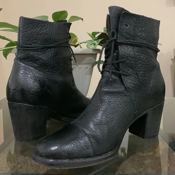 🔥1/2 of Summer Sale!🔥 KOM Made in Portugal Black leather Boots
