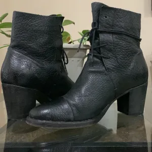 🔥1/2 of Summer Sale!🔥 KOM Made in Portugal Black leather Boots