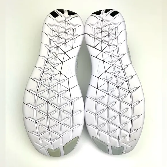 2016 Nike Free RN Flyknit in Platinum Gray