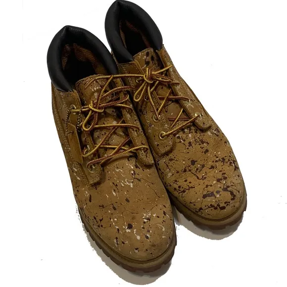 9.5 / Timberland splash paint boots