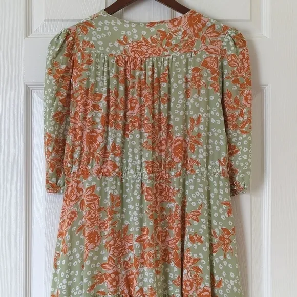 Abel The Label Wild Bloom Floral Printed Short Sleeve V-neck Midi Dress Sage S