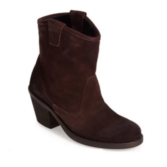   ADAM TUCKER   Elmont Boots
