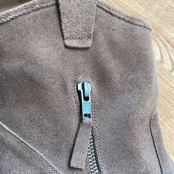   ADAM TUCKER   Elmont Boots