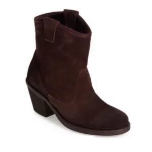   ADAM TUCKER   Elmont Boots