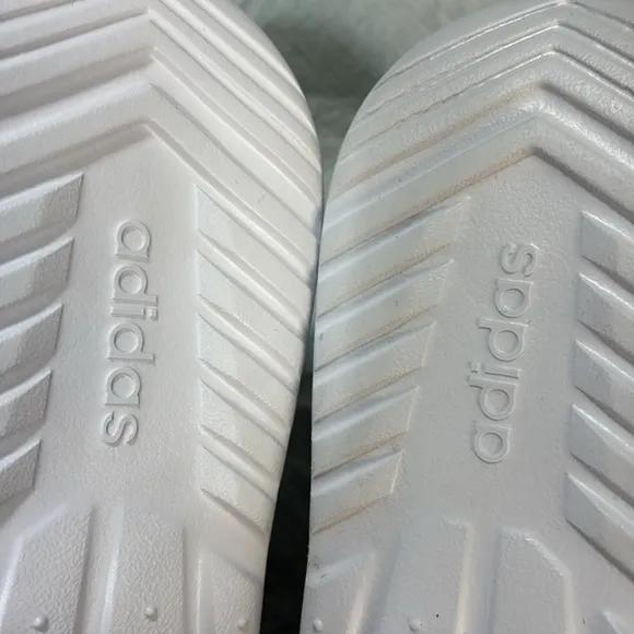 Adidas  cloud form streamlined lace up slip on  Gray and White Sneakers size 8
