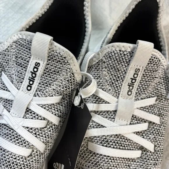 Adidas  cloud form streamlined lace up slip on  Gray and White Sneakers size 8