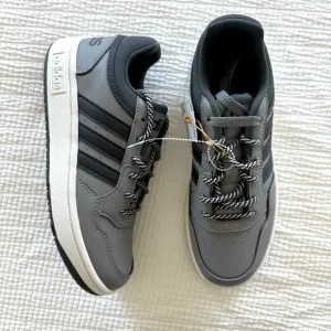 adidas Hoops 3.0 Shoes Kids Trainers | Size 4 | NWT