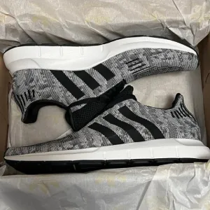 Adidas Swift Run Grey/Cloud White/Core Black Men's Shoe Size 9.5