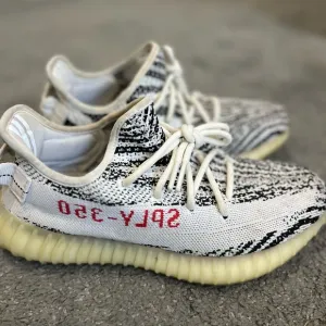 Adidas Yeezy Boost 350 V2 - Black and White