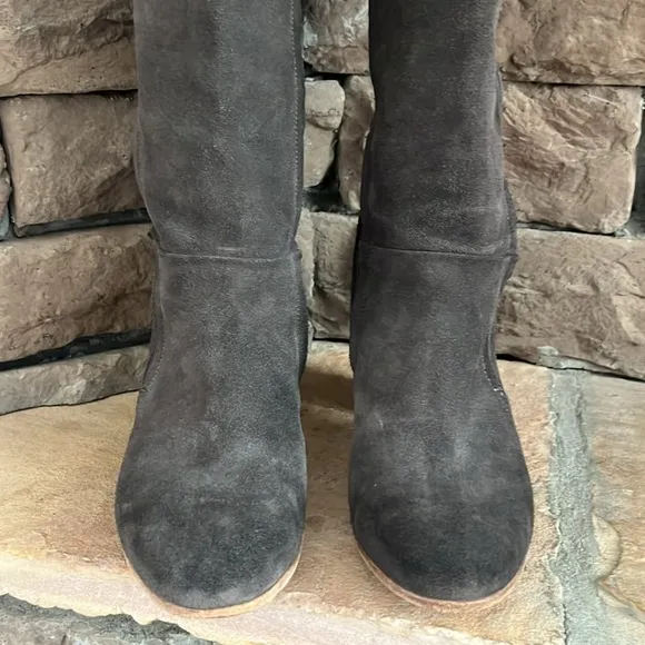 Alberto Fermani Gray Suede Knee-High Boots / SZ 39 or 8.5-9