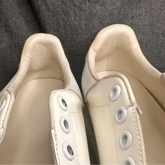 Alexander McQueen White oversized Sneakers with Embroidered Bee Design. No laces
