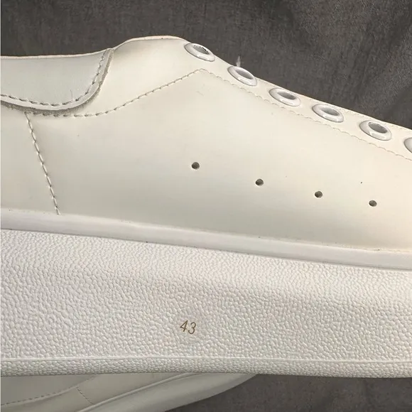 Alexander McQueen White oversized Sneakers with Embroidered Bee Design. No laces