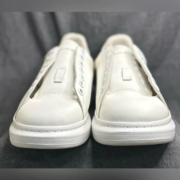 Alexander McQueen White oversized Sneakers with Embroidered Bee Design. No laces