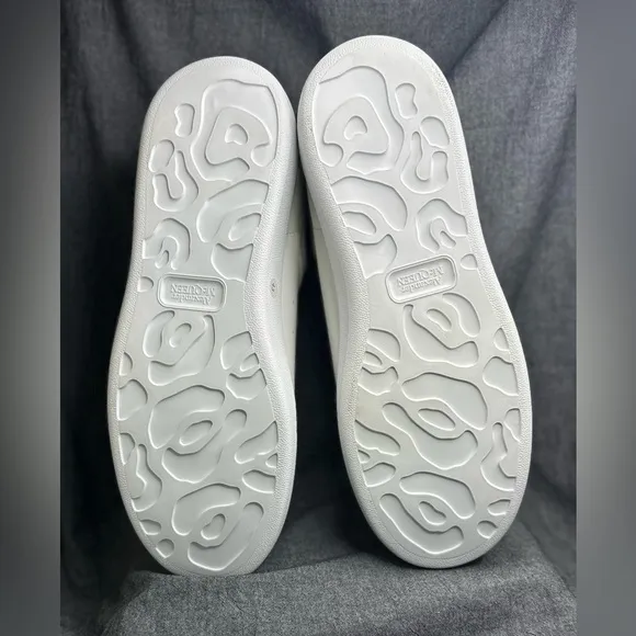 Alexander McQueen White oversized Sneakers with Embroidered Bee Design. No laces