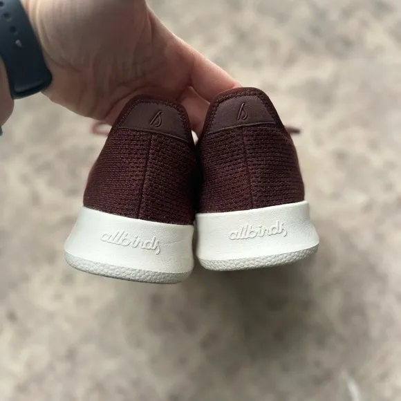 Allbirds all Maroon wool runners tennis shoe size 10