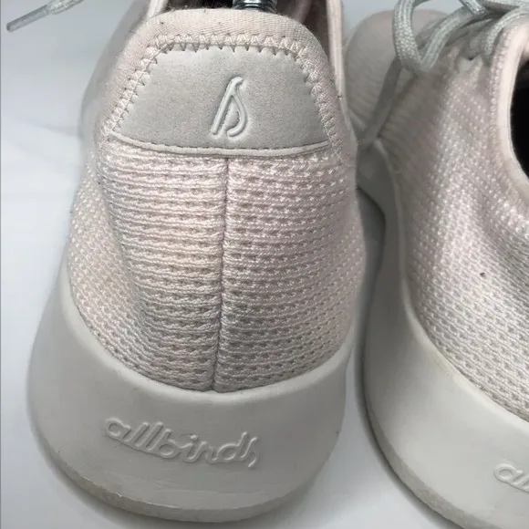 ALLBIRDS Tree Runner in Blush Pale Pink Size 10.