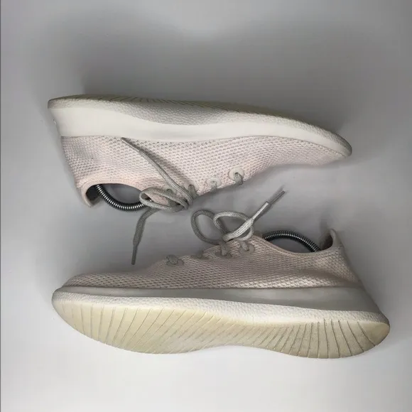 ALLBIRDS Tree Runner in Blush Pale Pink Size 10.