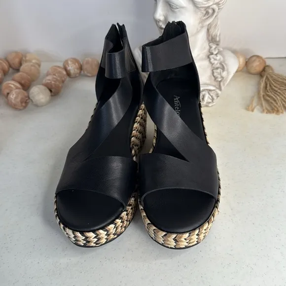 Antelope Women's Kat Leather Platform Sandals Euro 39/8.8.5