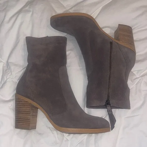 ANTHROPOLOGIE by Splendid Roselyn II Boots size 9 1/2 Taupe Tan Sued leather.