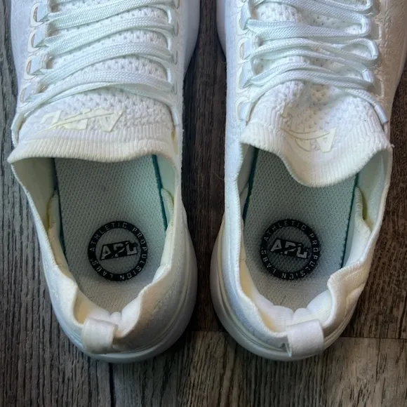 Apl Shoes White TechLoom Breeze Running Shoes Sneakers Size 7.5 Lightweight