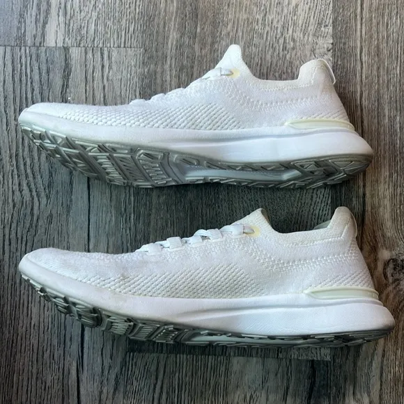Apl Shoes White TechLoom Breeze Running Shoes Sneakers Size 7.5 Lightweight