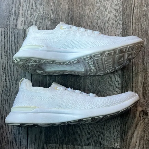 Apl Shoes White TechLoom Breeze Running Shoes Sneakers Size 7.5 Lightweight