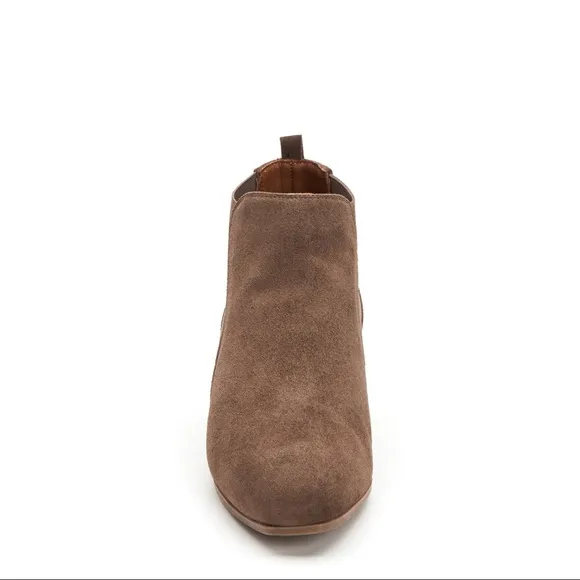Aquatalia Falco Suede Chelsea Boots Taupe