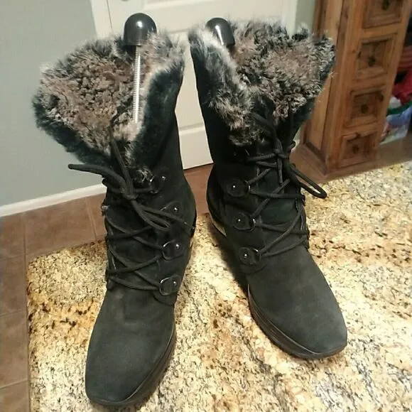 AQUATALIA Women's Size 9 Black Weatherproof Suede Wedge Faux Fur Boots