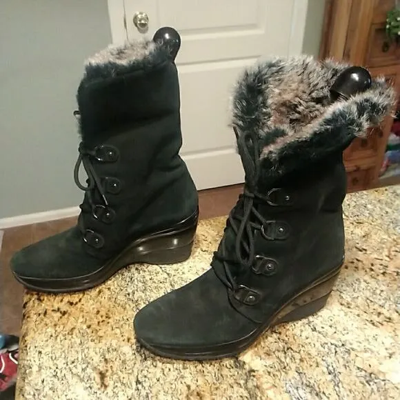 AQUATALIA Women's Size 9 Black Weatherproof Suede Wedge Faux Fur Boots