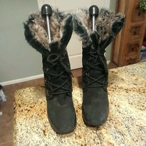AQUATALIA Women's Size 9 Black Weatherproof Suede Wedge Faux Fur Boots