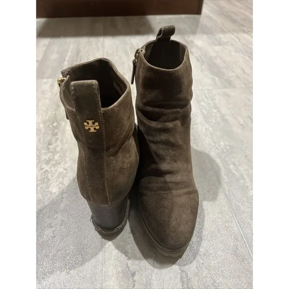 Authentic Tory Burch Lug Sole Wedge Boots Women’s  Brown Suede Size 9