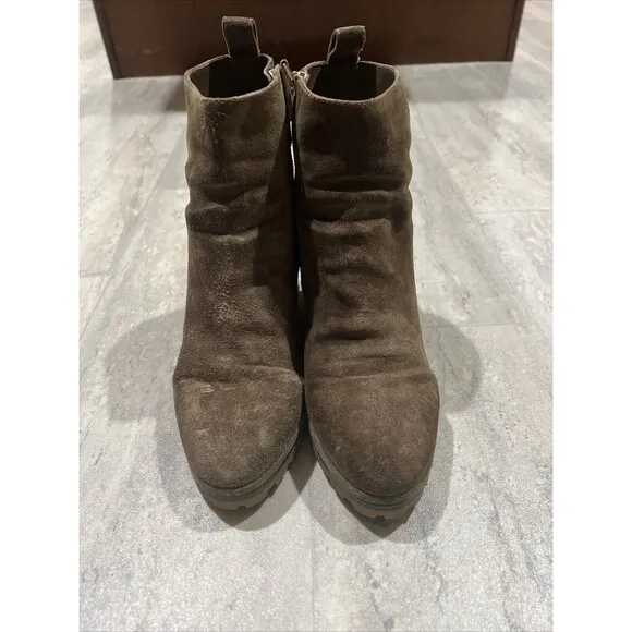 Authentic Tory Burch Lug Sole Wedge Boots Women’s  Brown Suede Size 9