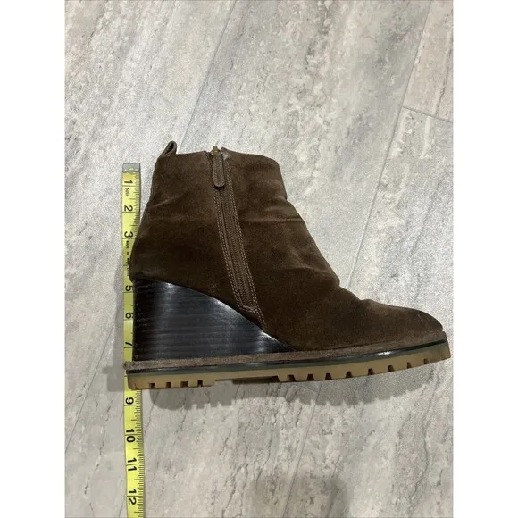 Authentic Tory Burch Lug Sole Wedge Boots Women’s  Brown Suede Size 9