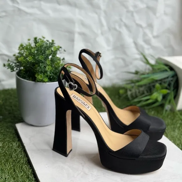 Badgley Mischka Caia Elegant Black Platform Heels ankle strap size 9