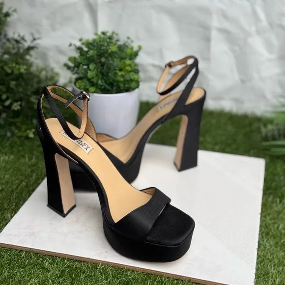 Badgley Mischka Caia Elegant Black Platform Heels ankle strap size 9