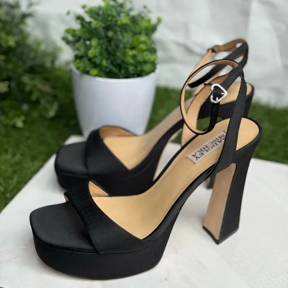 Badgley Mischka Caia Elegant Black Platform Heels ankle strap size 9