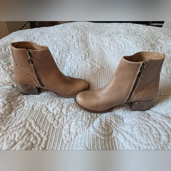 Beek Tan Leather Ankle Boots