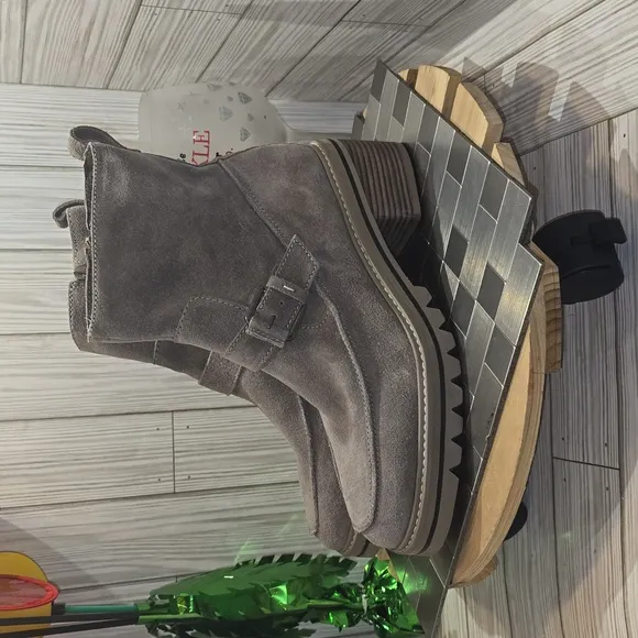Bernardo sonja suede buckle boots