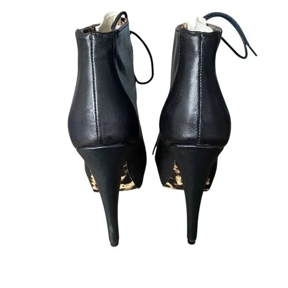Betsey Johnson Tipps Leather Lace Up Black White Heeled Boots size 8
