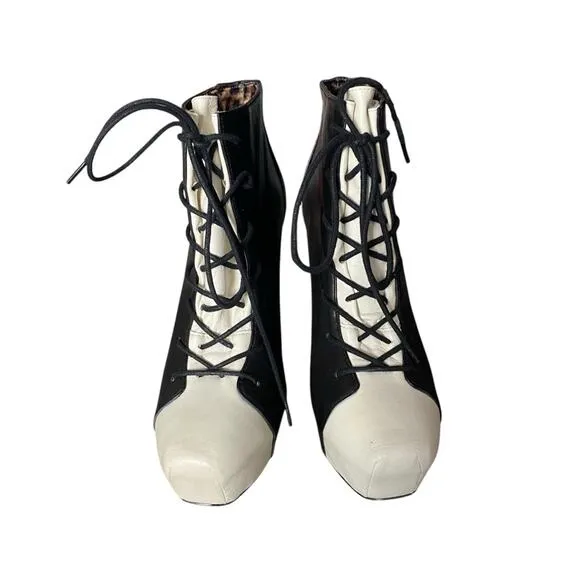 Betsey Johnson Tipps Leather Lace Up Black White Heeled Boots size 8
