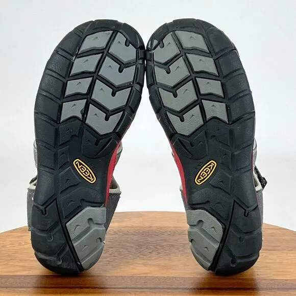 Big Kids Keen Seacamp II CNX Gray Athletic Hiking Fisherman Sandals Size 5 Y GUC