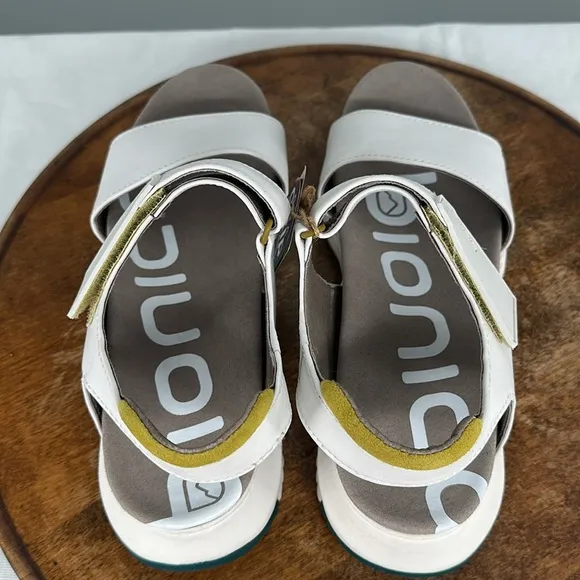 Bionica Sandals Wm 9.5 M White Leather Sport Comfort Strappy Adjustable Athletic