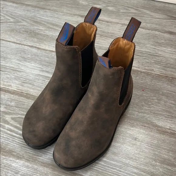 Blundstone Brown Ankle Boots with Elastic Panels