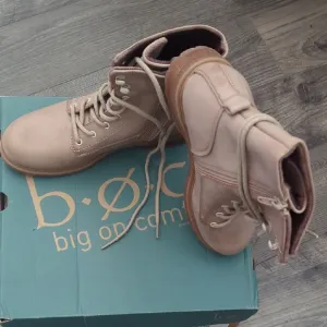 b.o.c. Natural Lace-Up Boots