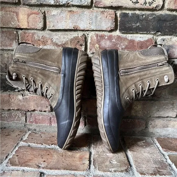 Bogs Casual Tall Leather Waterproof Duck Boots size 11